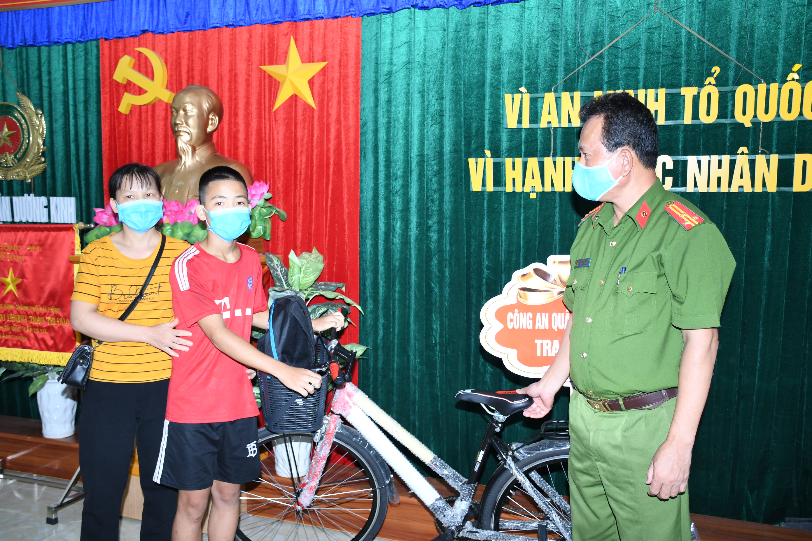 Công an quận Dương Kinh: Duy trì 10 mô hình phong trào Toàn dân bảo vệ  an ninh Tổ quốc